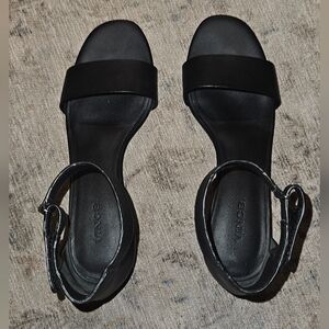 NEW! Vince Women's Black Leather Sandals